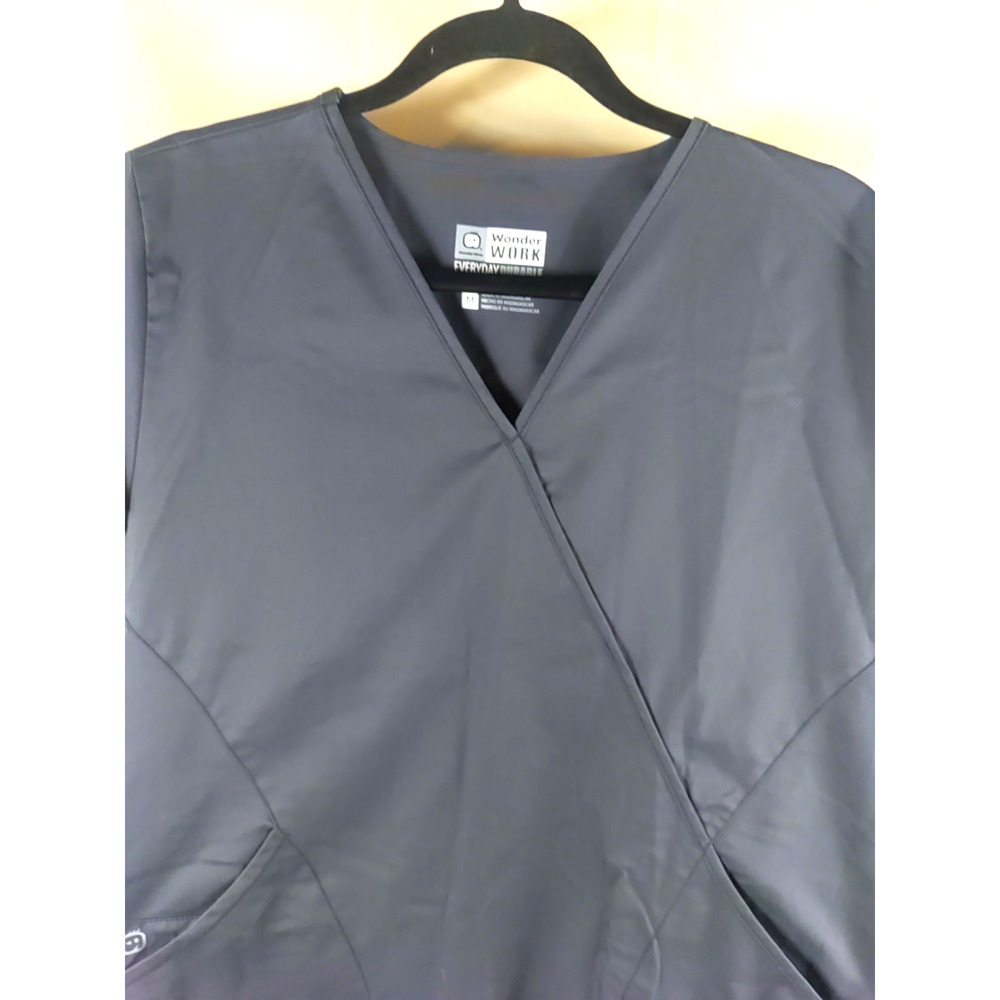 Wonder Wink Wonder Work Women's Scrub Top Size Medium Gray Cotton Blend - Picture 2 of 4